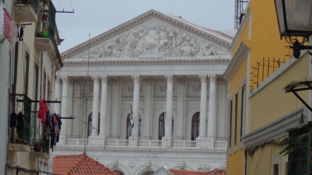 Lisbon Friends Apartments - Sao Bento Room photo